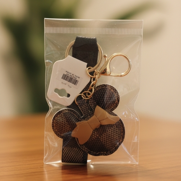 Fashion Jewelry Accessories - Fashion Jewelry Plaid Key Holder with Gold Tone Accents